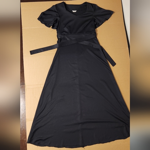 Formal Black Dress Formal Fashions Inc Size 4 - Picture 1 of 2